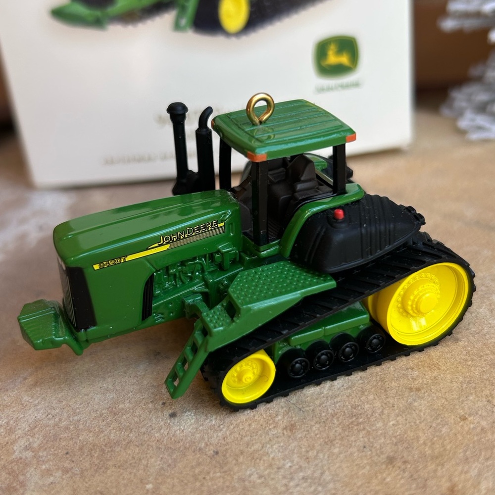 Hallmark John Deere 9420T Green Crawler Tractor Keepsake Ornament New in Box